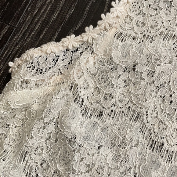 Forever 21 lace sleeveless top - Picture 2 of 6